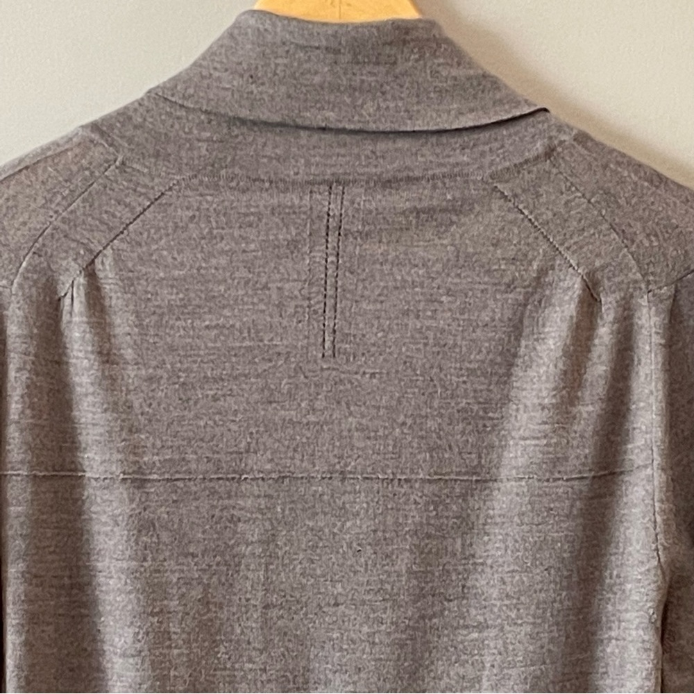+39 Masq 100% pure extra fine Merino wool cardigan - Picture 9 of 10
